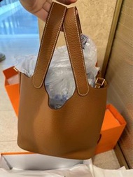 Hermes P22 Gold 金釦