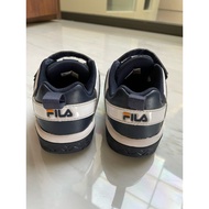 Preloved sneakers FILA kids shoes size 27 eu complete with box