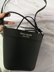 kate spade 經典黑色水桶包 幾乎全新 100%real
