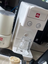 illy 咖啡機