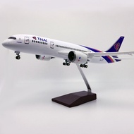 โมเดลเครื่องบินโบอิ้ง 787-8 ดรีมไลเนอร์ การบินไทย คุณภาพสูง พร้อมไฟ LED ส่องสว่างห้องโดยสารและห้องนั