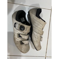 USED SHIMANO CYCLING SHOES SIZE 44‼️ ✳️RP4 BOA ➡️1,999 php only ✳️XC5 LACES ➡️1,499 php only ✅FREE