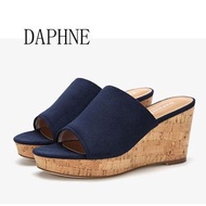 Daphne/達芙妮夏季新款拖鞋坡跟純色簡約穆勒鞋休閒涼拖鞋 全新清倉 挑戰最低價 任選3件免運費