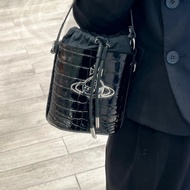 Vivienne Westwood Daisy 仿鱷魚皮紋水桶包