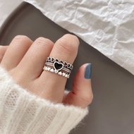 Ring with 3 black hearts