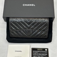 Chanel 山形紋漆皮長夾
