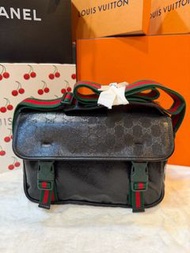 Gucci 古馳 郵差包男士單肩斜挎包郵差包   26cm 黑標040