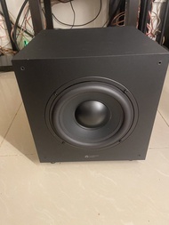 平放Cambridge Audio SX120  八吋超低音喇叭