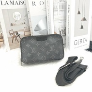 LV Alpha wearable 黑武士 相機包 芯片款