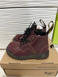 Dr Martens 鞋