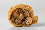 Steak Truffle Foie Gras Puff (สเต็กทรัฟเฟิลฟัวกราส์)