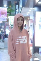 9527 NEW BALANCE LOGO HOODIE 帽T 乾燥玫瑰 粉紅 許路兒 AMT81557DTP