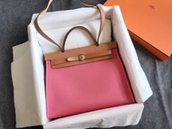 全新從未使用 Hermes herbag 31 in rose azalee唇膏粉