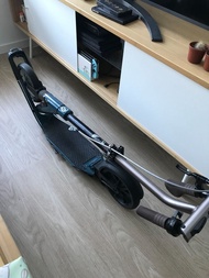 Oxelo Town 9 EF 成人滑板車－1.45m to 1.95m. Max weight: 100 kg.