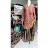 Baju bodo modern motif adat bugis