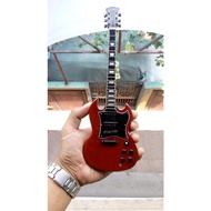 Miniature Guitar GIBSON SG 1970'ANGUS YOUNG AC/DC SIGNATURE