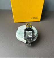 FENDI 不銹鋼中型石英錶