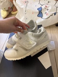 New balance 兒童波鞋