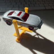 Hot Wheel Or Matchbox Diecast Car lifter Scale 1:64 (3 sec Glue Required)
