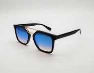女裝亮黑色塑膠框 太陽眼鏡  Eyewear Ladies' Sunglasses STR118
