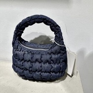 現貨 正版 COS Qulited MICRO Bag 牛仔布 DARK BLUE / DENIM  Mini Size  Black 黑色 迷你 雲袋 雲朵袋 雲朵包 泡芙袋 夾綿袋 單肩包 泡泡袋