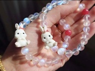 天然原礦 近玻璃體月光石鹿角雕小萌兔 設計手串手持sf