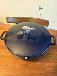 Staub 鑄鐵鍋 魚造型鍋蓋 28cm 深鍋