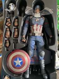 Hottoys Captain America Battle Damaged MMS360 1/6 figure 看內文