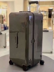 rimowa essential cabin size 33“