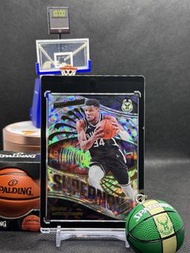 🔥 字母哥 🔥 Giannis Milwaukee Bucks 🏀 Sparkle Refractor 🏀 (連卡磚) Panini card