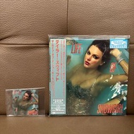 (全新 日版限定 7” CD 附特典Sticker + Art card + Poster + Guitar Pick) Taylor Swift - The Life of a Showgirl (
