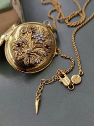 英國回流，純銀鎏金鑲嵌石榴石相片盒子吊墜項鏈。