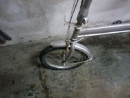 銀色摺車 16吋附有車尾籃