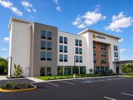 La Quinta Inn & Suites by Wyndham Roanoke Hollins/I-81