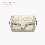 COCCINELLE กระเป๋าสะพายผู้หญิง รุ่น MARVIN TWIST MONOGRAM CROSSBODY BAG 150101 สี MUL.STONE/STONE