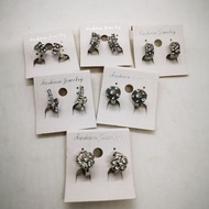 Earring White Color Stone Upscale Design