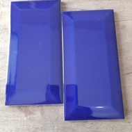 Keramik Dinding Dapur Venus Takko Dark Blue Glossy Bevel 10x20 Cm