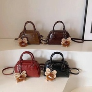 High-quality glossy PU leather women's handbag with vintage boxy shape, high-end fashion with cute b