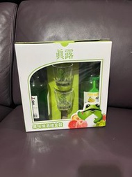 （C1470）真露燒酒禮盒裝（五支果味燒酒加兩隻玻璃小酒杯）$60