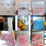 Set of 10 bags of 10x10cm containing cookies, pineapple cakes, and moon cakes