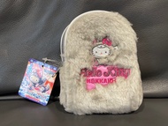 絕版罕見北海道限定Hello Kitty扮狐狸毛毛刺繡化妝袋