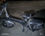 黑色摺疊單車 摺車電動