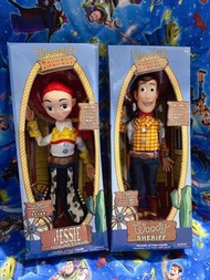 （人地賣$8xx）最後一套迪士尼正版現貨🔥一對一對一對一對正版現貨‼️睇圖落單 文盲唔歡迎 真心🙏 反斗奇兵胡迪翠絲拉線發聲公仔兒童玩具男朋友女朋友生日禮物情侶結婚禮物公仔 toy stroy woo