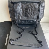Ysl 黑色niki D扣新款