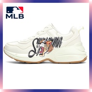 [NEW] MLB รองเท้าผ้าใบ Unisex รุ่น 3ASHCDM2N 43BGD รองเท้าผู้ชาย รองเท้าผ้าใบผู้ชาย - สีดาร์คเบจ - M