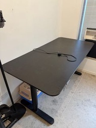 ikea電動油壓書台