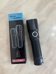 小型強光手電筒