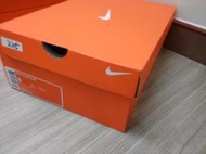 Nike #9 空鞋盒 (上蓋表面有一小破損)便宜賣 {包裝盒/球鞋紙盒(只有盒子，沒有物品)