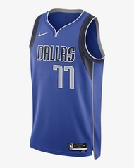 Dallas Mavericks Icon Edition 2022/23 男款 Nike Dri-FIT NBA Swingman 球衣