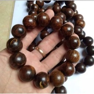 Grade A fragrant agarwood bracelet 18mm black kalimantan agarwood bracelet agarwood bracelet
